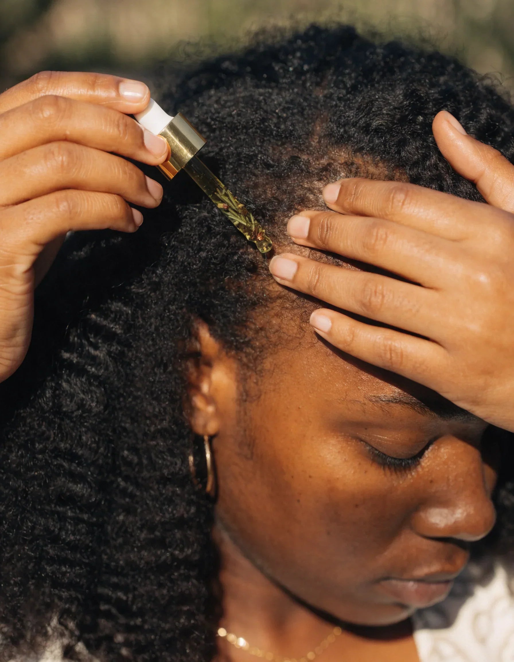 Does Organic Rosemary Oil Really Help Hair Grow? The Honest Science